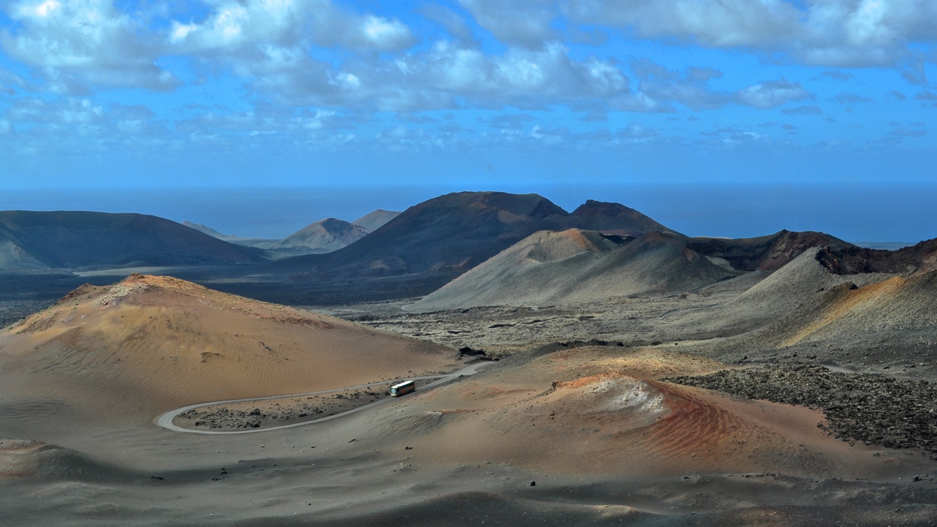 places to visit in lanzarote by bus